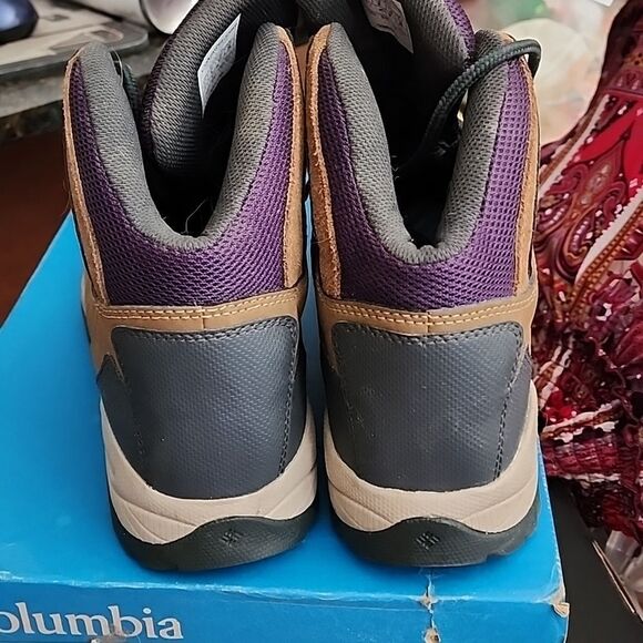 Women's Columbia Newton ridge winter boots size 11 worn  X2 times - Picture 3 of 6